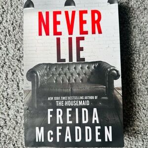 Never Lie by Frieda McFadden